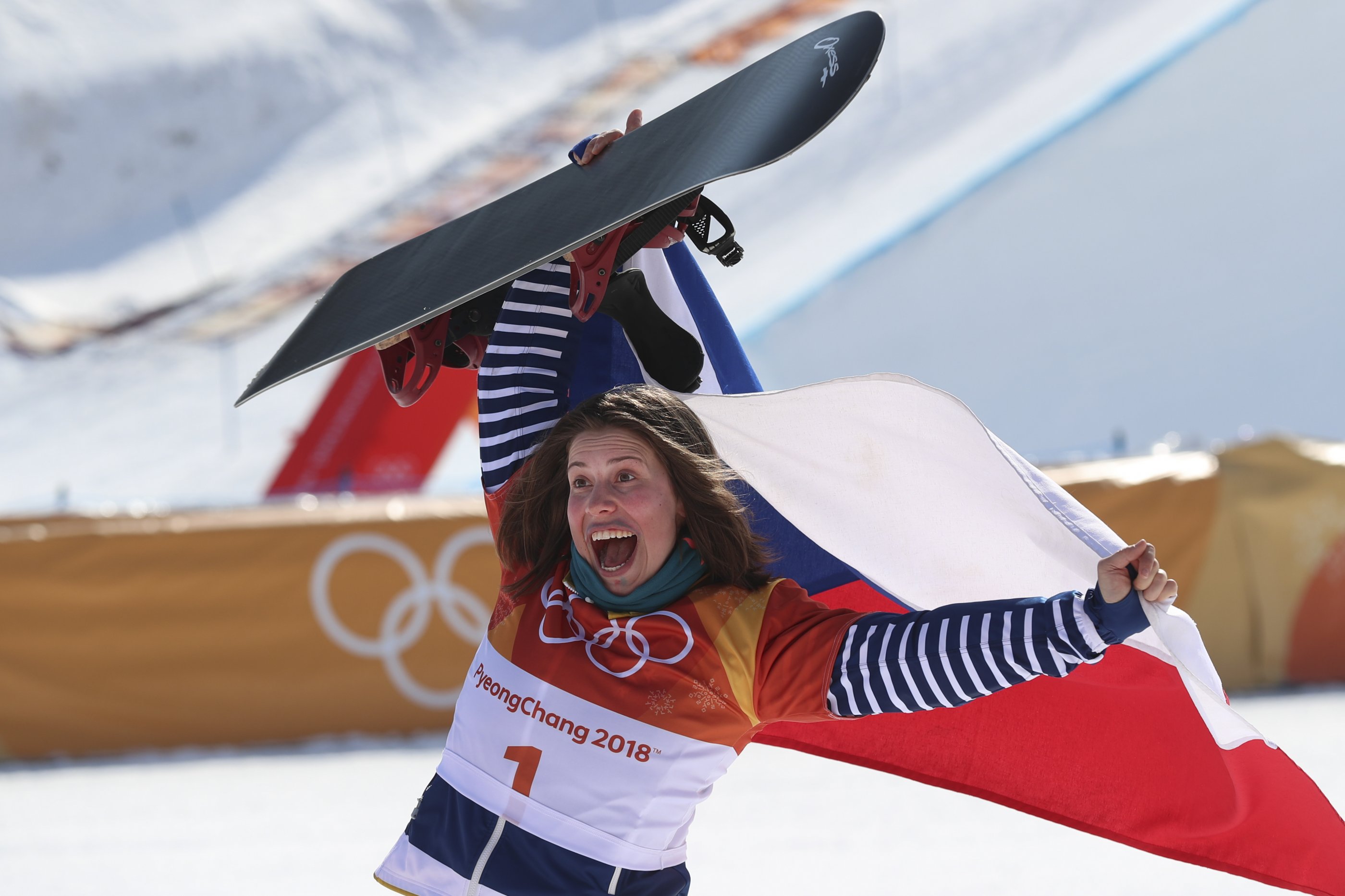 eva-adamczykov-esk-olympijsk-t-m