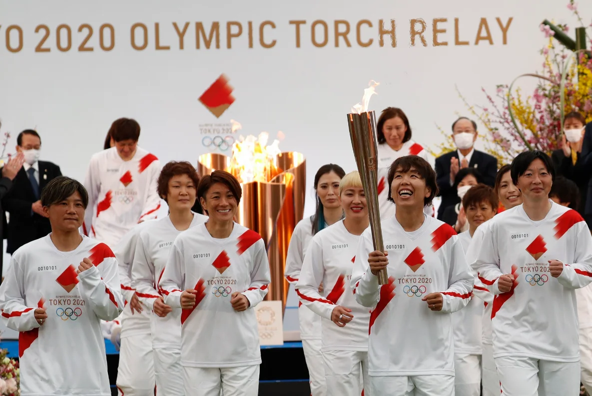 Štafeta s olympijským ohněm odstartovala. Co ji čeká na dlouhé cestě?