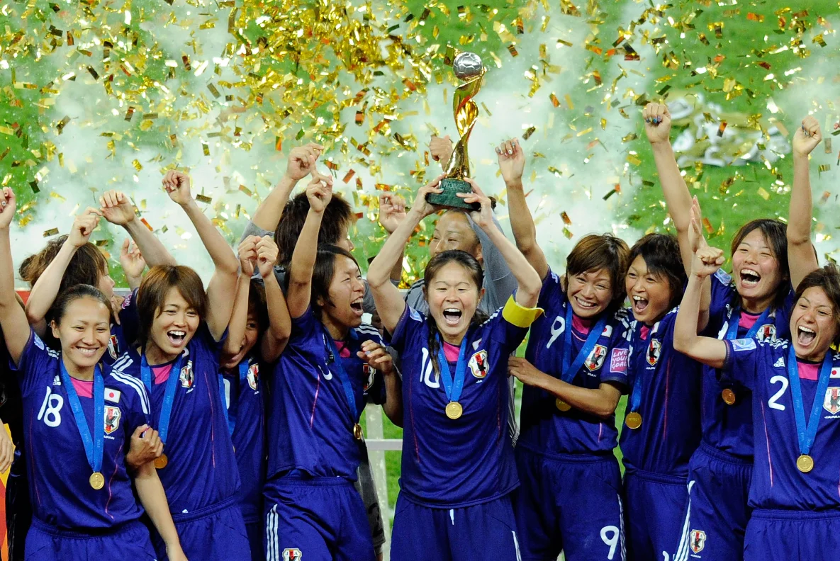 Japonská pohádka. Fotbalové hrdinky zahájily štafetu olympijské pochodně