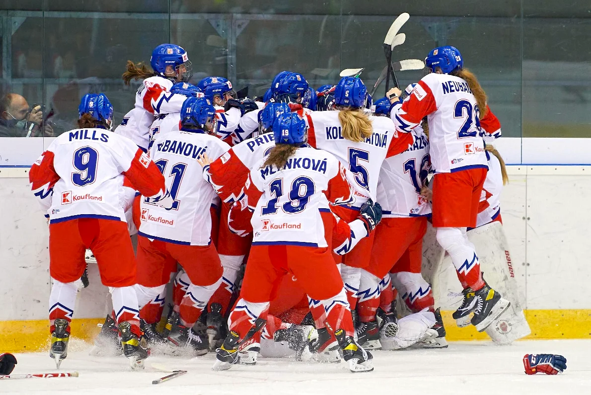 Seznamte se s hrdinkami. Tohle je první český ženský hokejový tým pro olympiádu