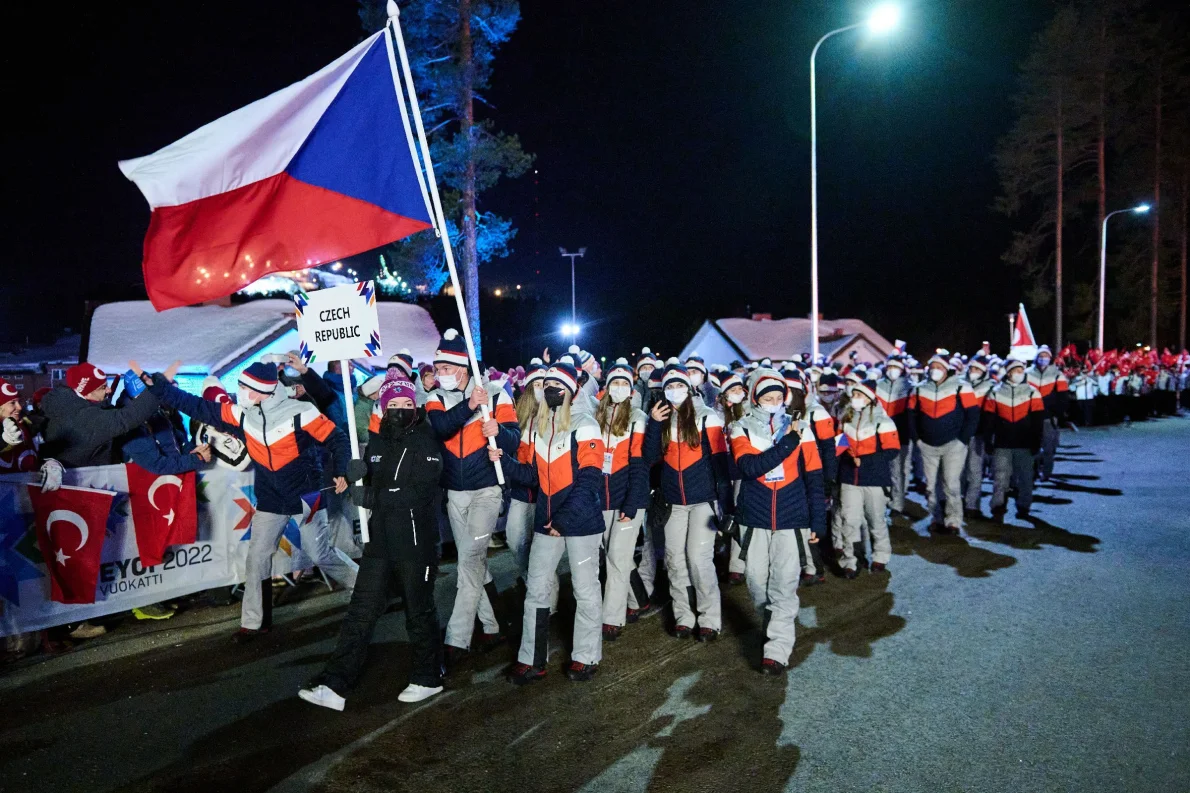 Plamen míru vzplál na mládežnické olympiádě. Čeští sportovci jdou do akce