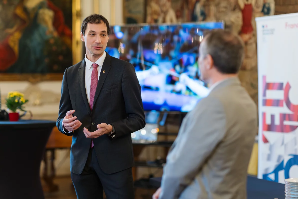 Pařížské dozvuky na ambasádě. U francouzského velvyslance se potkali olympionici i paralympionici