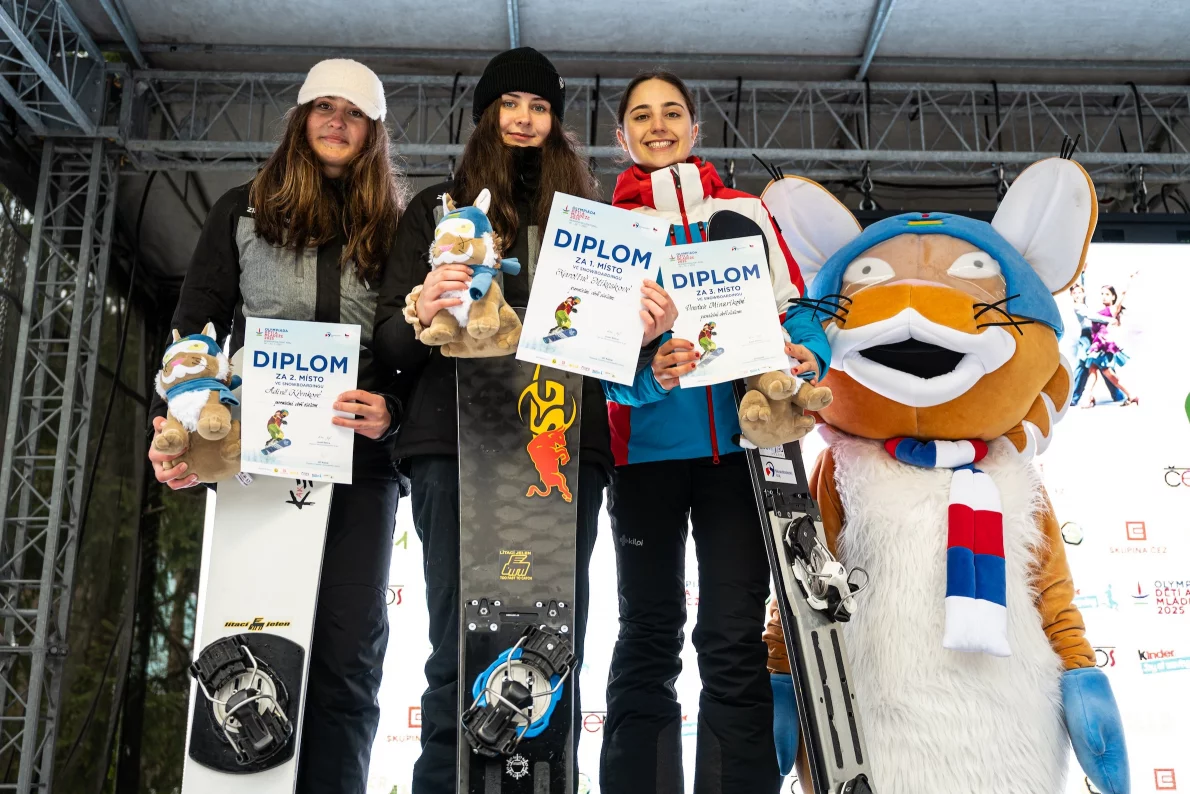 Lítací Jelen v akci. Snowboardistky ze zlínské výpravy získaly zlato i stříbro
