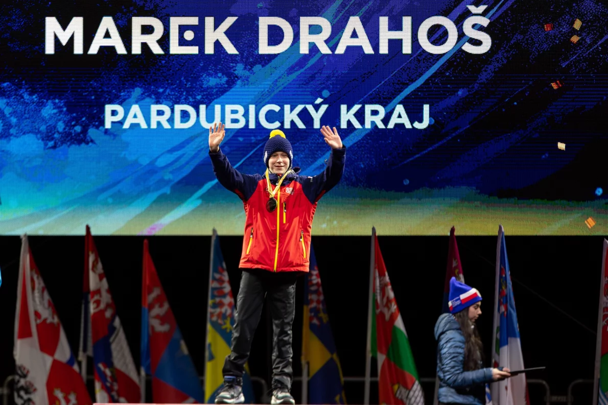 Zlato pro Pardubický kraj. Olympionička Březinová předala medaili mladému krasobruslaři