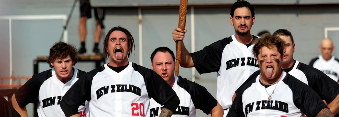Softball v Praze. Jak se Japonci klaní a Novozélanďané tančí haku