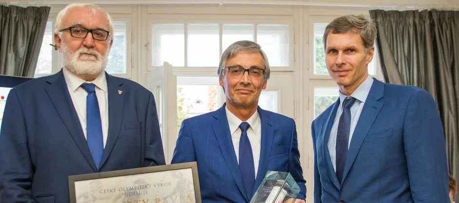 Televizní komentátor a moderátor Petr Vichnar získal Cenu Oty Pavla