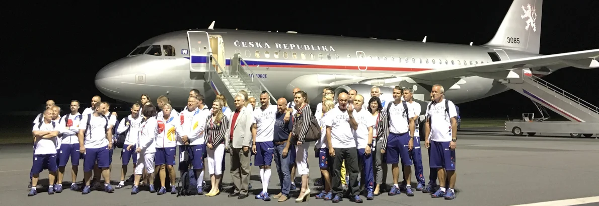 Do Ria odletěla další česká výprava. Fuksa žertoval, že si při mezipřistání na Kapverdách zasurfuje