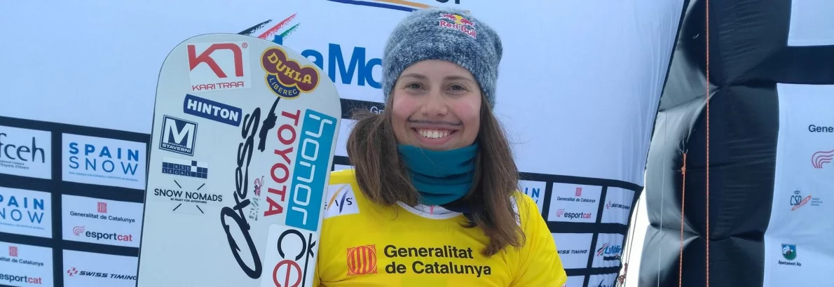 Lyže, džíny a kabátek. Olympijská šampionka Samková zkoušela trať pro MS netradičně