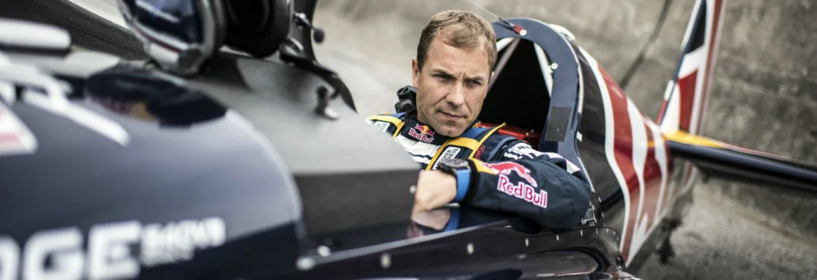 Rychlost až 370 km/h. Red Bull Air Race je masakr i pro piloty